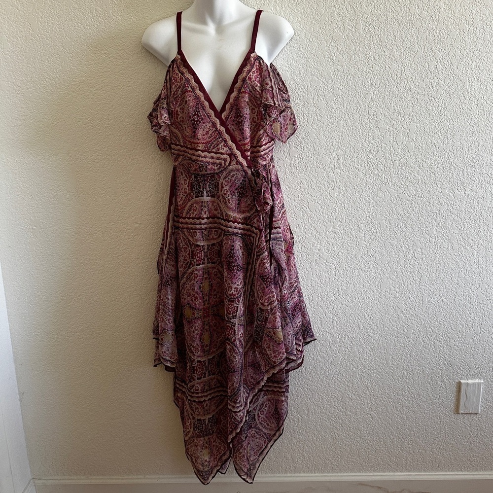 NEW BCBGMAXAZRIA Cold Shoulder Festival Paisley Wrap Midi Dress in Tibetan Red S - Picture 6 of 8
